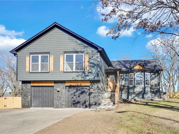 1500 Stonegate Ter, Raymore, MO 64083