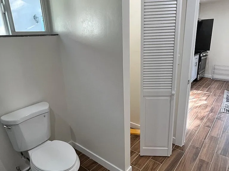 5957 Vanalden Ave — Photo 6