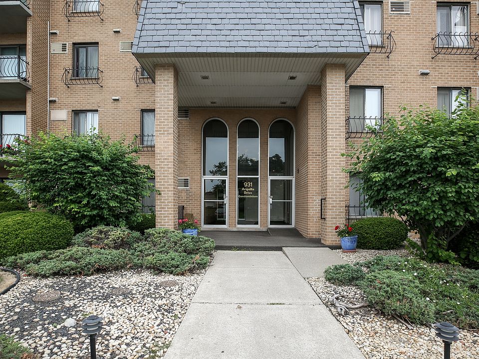1st image of 931 Arquilla Dr #122