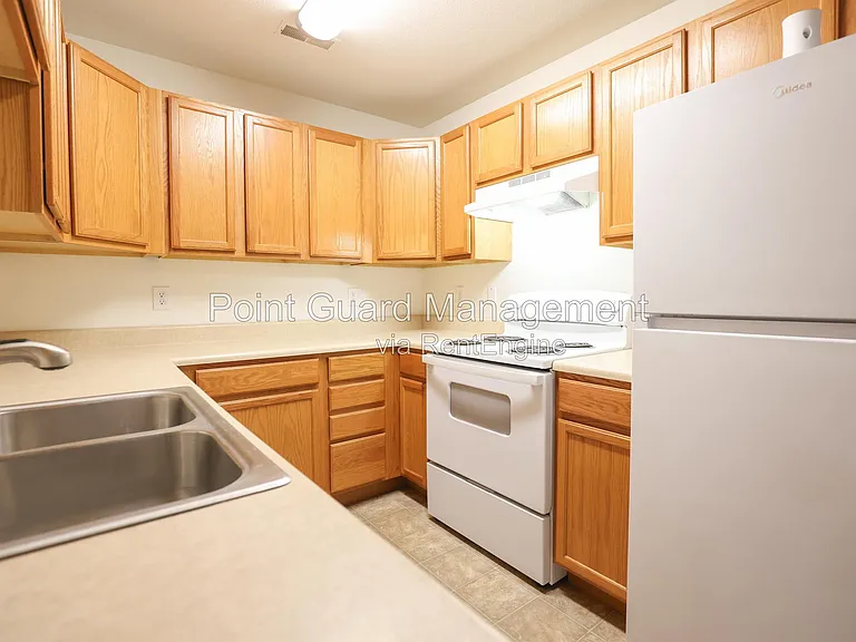 1003 Avenue K #6 — Photo 5