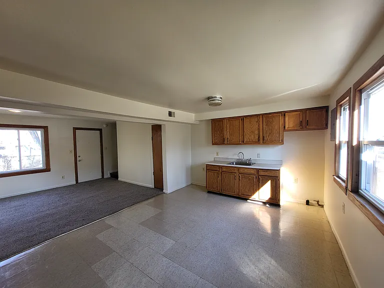 2310 Deerfield Ct — Photo 5