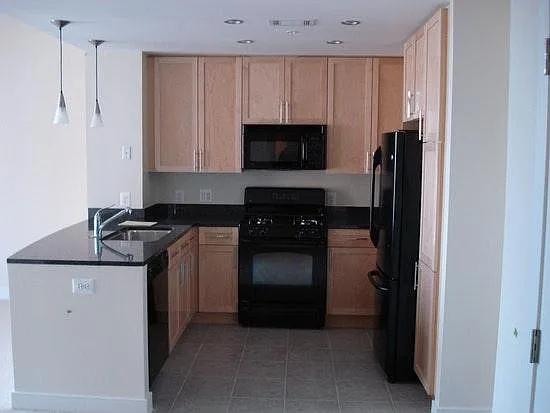 820 N Pollard St #607 — Photo 3