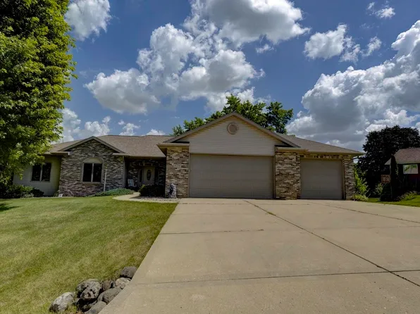2754 Star Crest Trl, Sun Prairie, WI 53590
