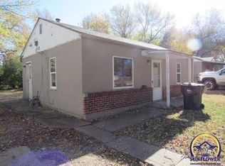 1816 SW Green Acres Ave, Topeka, KS 66604