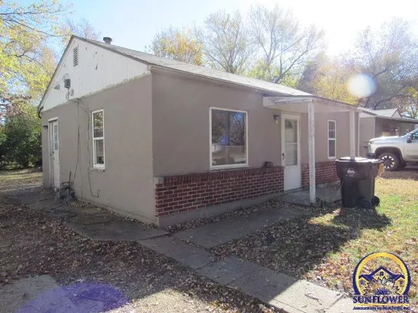 1816 SW Green Acres Ave, Topeka, KS 66604