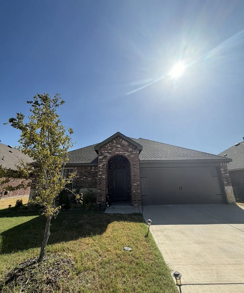4 bed, 1566 sqft, $2,500 — Photo 1