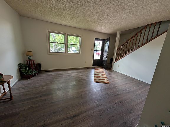 5th image of 407 Albany Ave