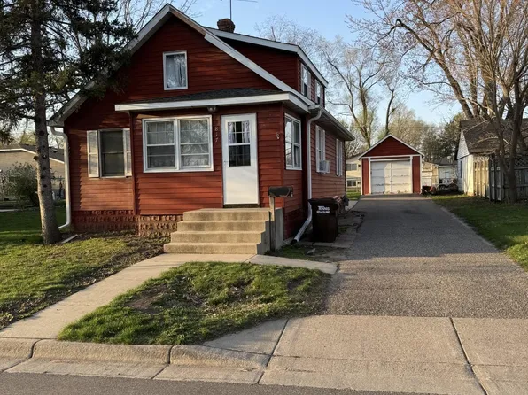 817 11th St W, Hastings, MN 55033