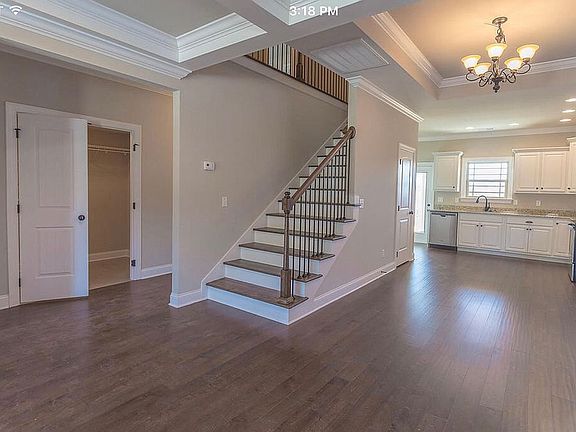 3rd image of 112 Sonoma Ln