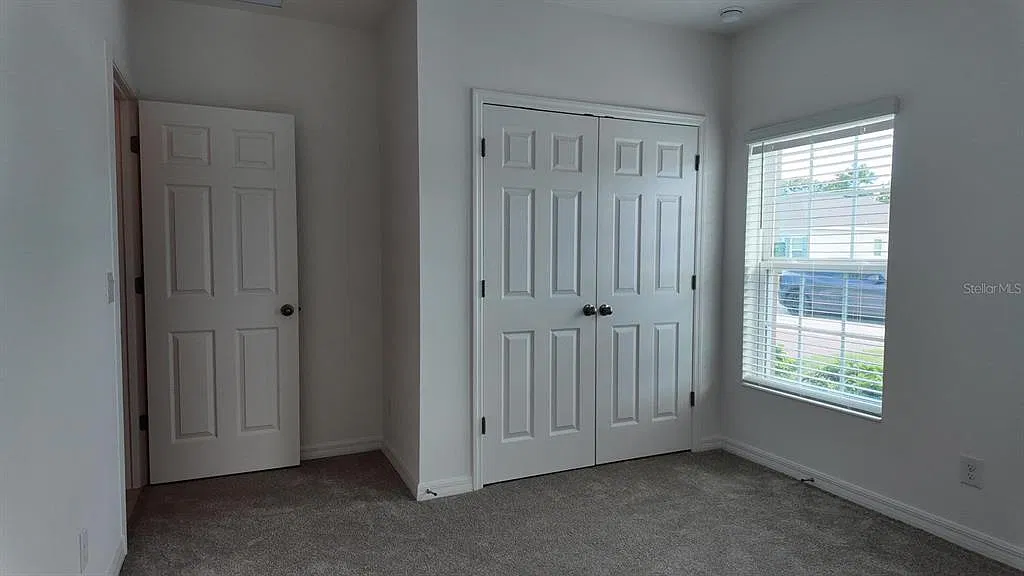 4 bed, 2.0 bath, 1935 sqft, $2,600 — Photo 3