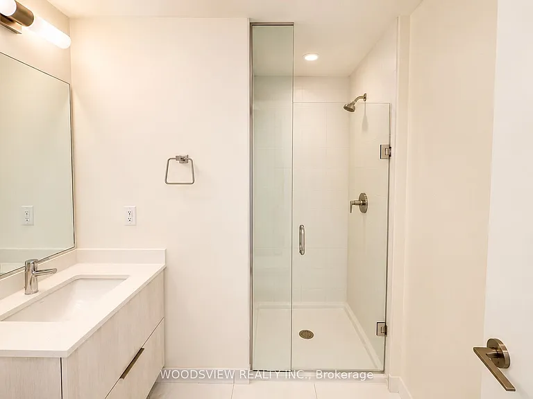 12 David Eyer Rd #Townhouse 1120 — Photo 7