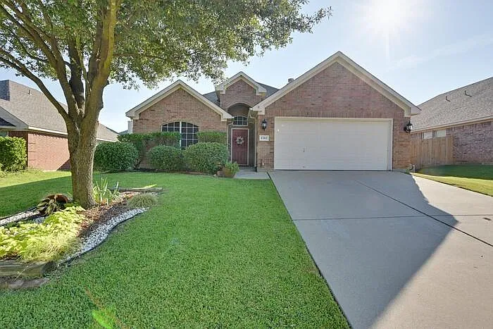 1305 Fox Glen Trl
