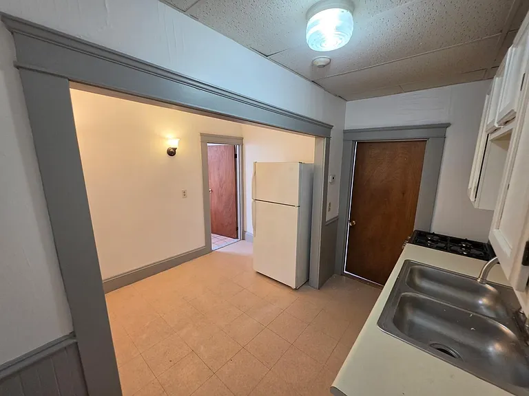 66 King St #3 — Photo 9