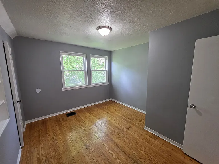 327 Glenwood Ave — Photo 18