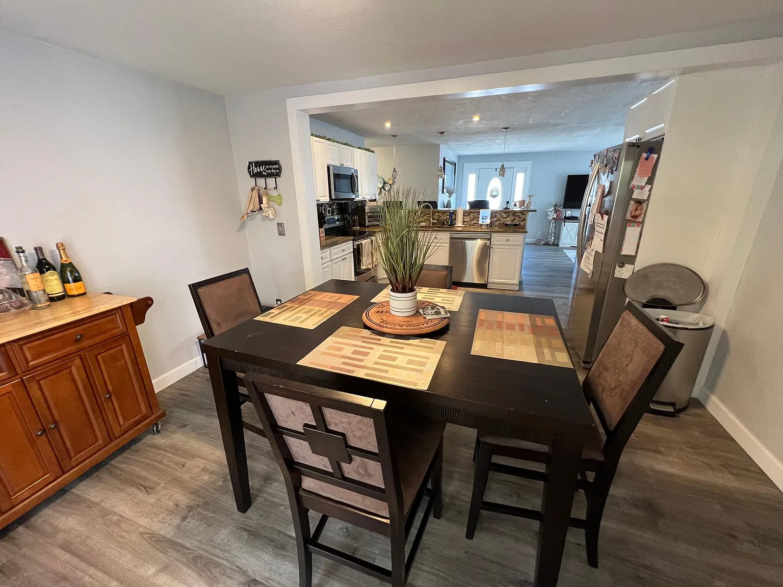 3 bed, 1618 sqft, $3,150 — Photo 2