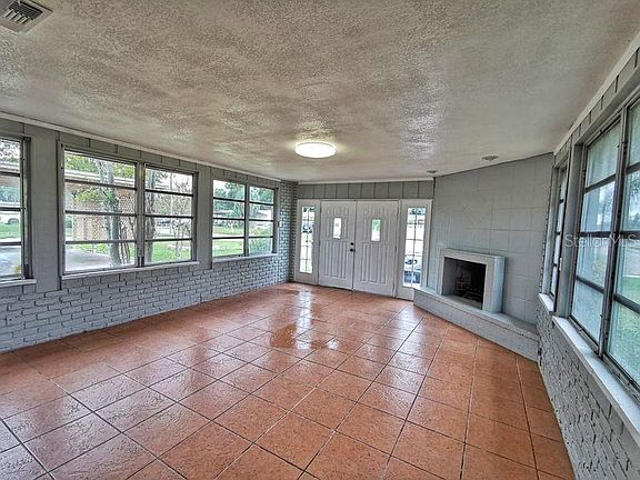 5th image of 842 Silver Oak Ct #2