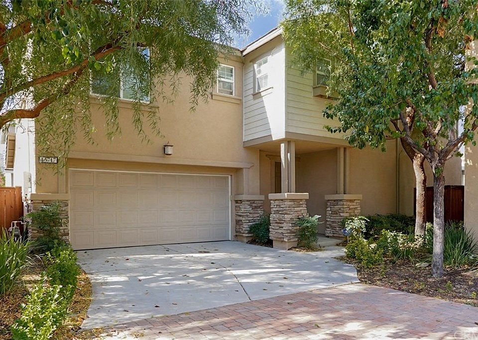 1st image of 45717 Sierra Ct