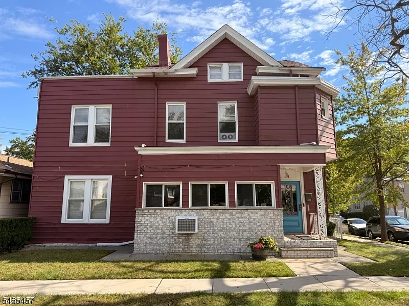 2 bed, 1.0 bath, $2,450 — Photo 1