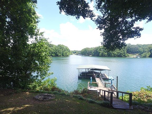 3rd image of 407 Tenn Dr