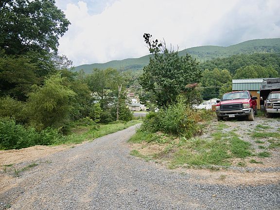3rd image of 2700 Bristol Hwy