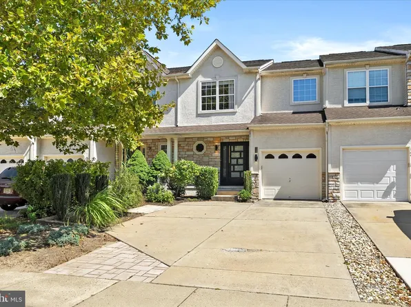 126 Sequoia Dr, Berlin, NJ 08009