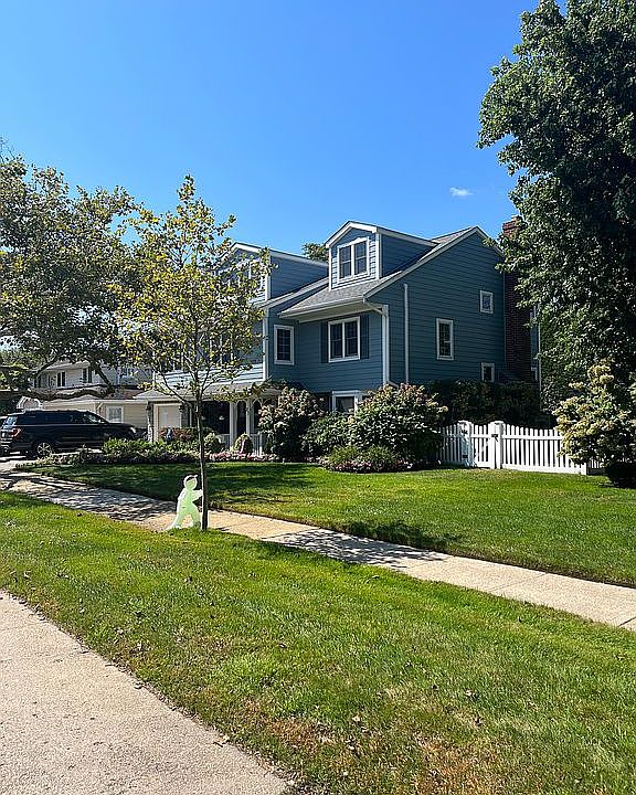 1st image of 27 Mineola Ave