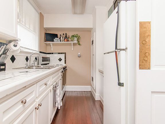4th image of 432 Cathcart Ave APT 2