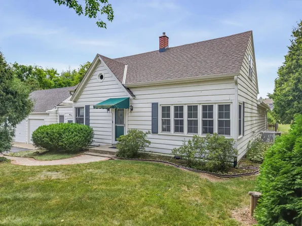 11911 N Wauwatosa ROAD, Mequon, WI 53097