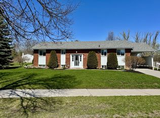 909 Whitefield Dr, Peterborough, ON K9J7W1