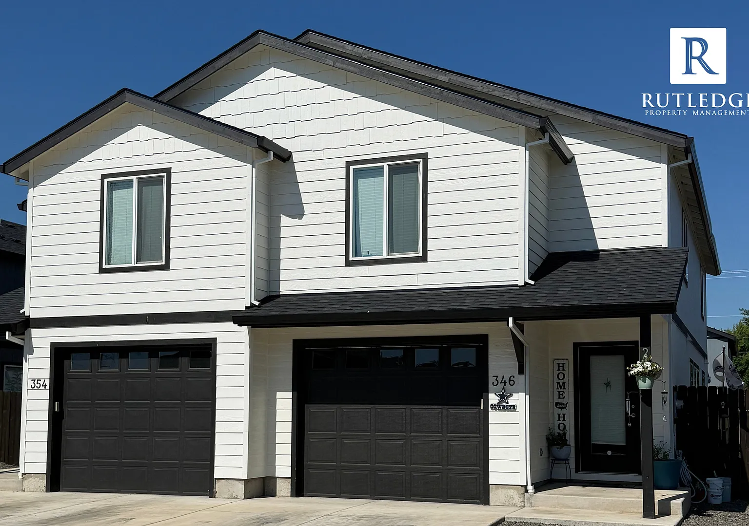 3 Bed/2.5 Bath Townhome in Medford — Photo 1