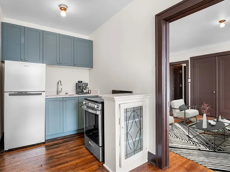 Mavor Apartments — Photo 6