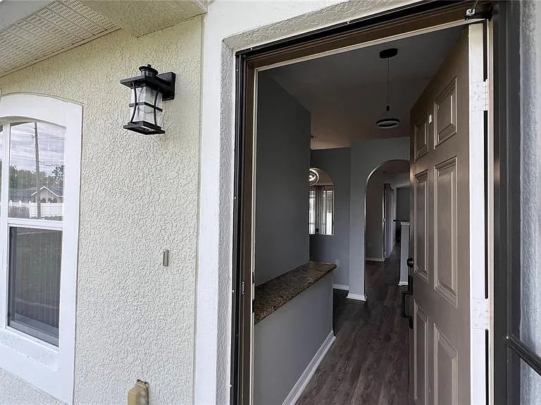 485 Martigues Dr — Photo 32