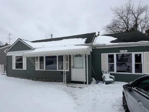 27321 Grandmont St, Roseville, MI 48066