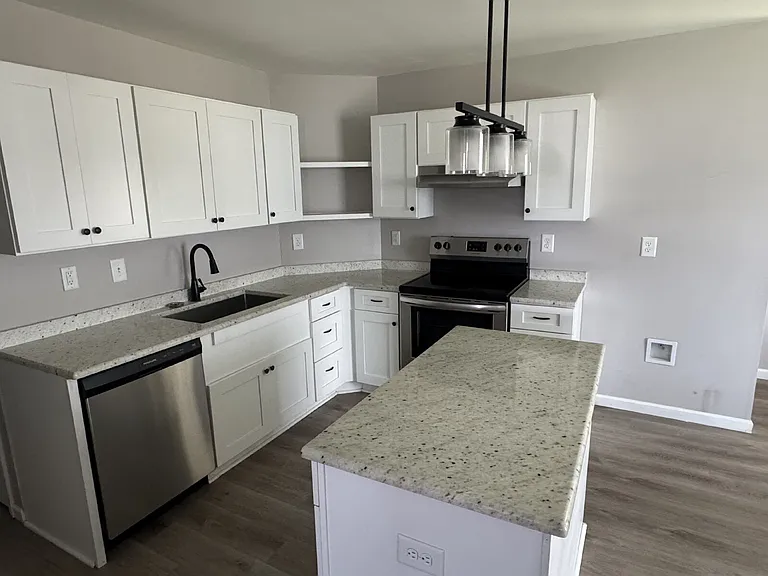 85 Smith Glen Dr — Photo 13