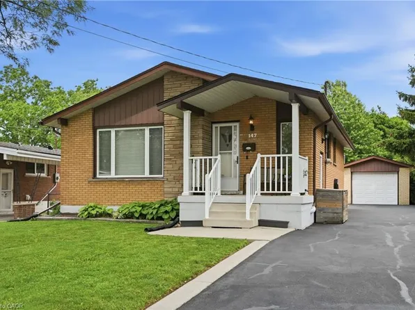 147 Manning Ave, Hamilton, ON L9A 3E8
