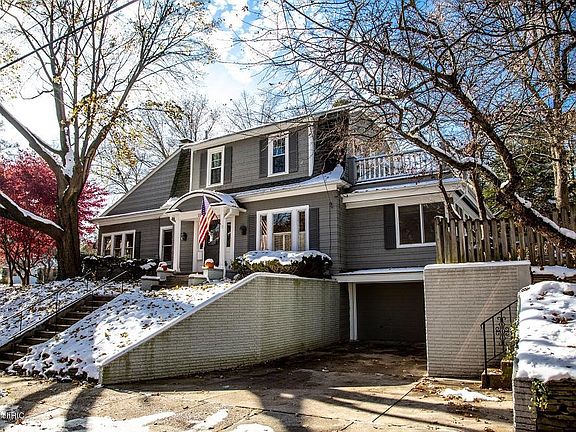 2nd image of 2350 Westchester Ln
