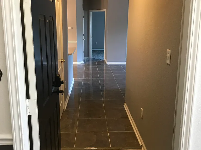 12880 University Cres #3B — Photo 2