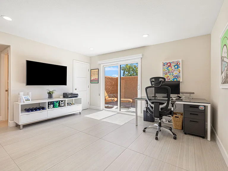 49069 Mariposa Dr — Photo 23