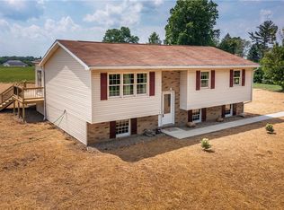 521 Heckathorne Rd, New Castle, PA 16101