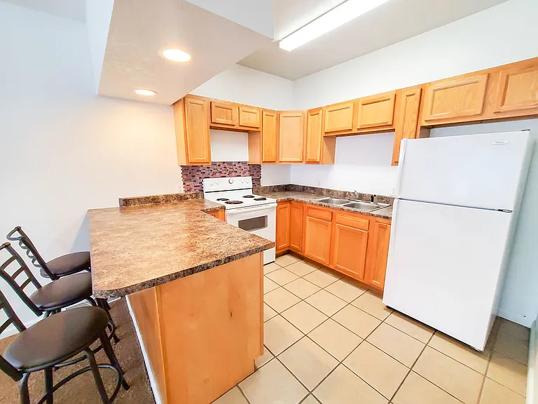 818 Sassafras St — Photo 5