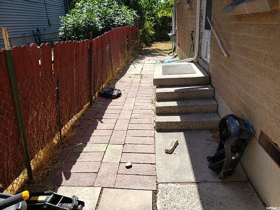 3rd image of 398 E Scott Ave