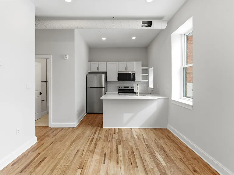 337 S Fremont Ave #1 — Photo 4