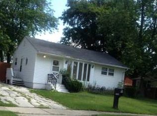 2808 Navaho Rd, Waukegan, IL 60087