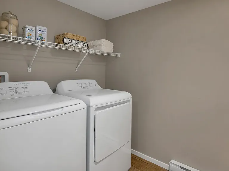 1022 Cedar St — Photo 9