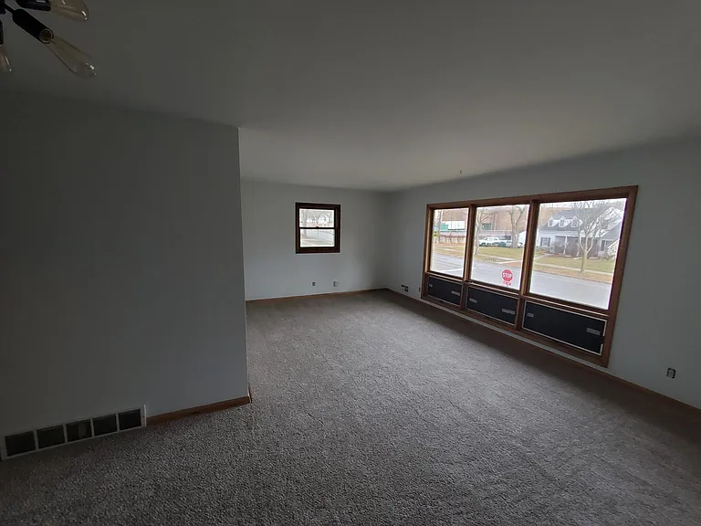 3737 N Morris Blvd — Photo 16