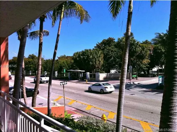 7832 Collins Ave APT 204, Miami Beach, FL 33141