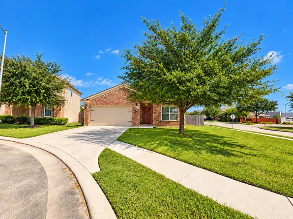 6902 Iris Ct, Baytown, TX 77521