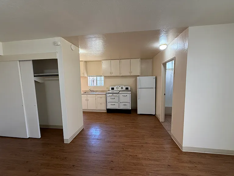 220 Juniper St #19 — Photo 6