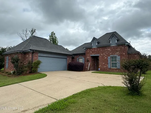102 Bridgeton Ct, Canton, MS 39046