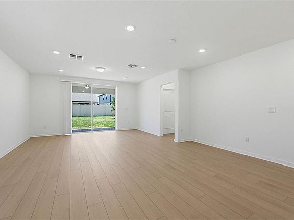 5th image of 33458 BARNEBROOK DRIVE